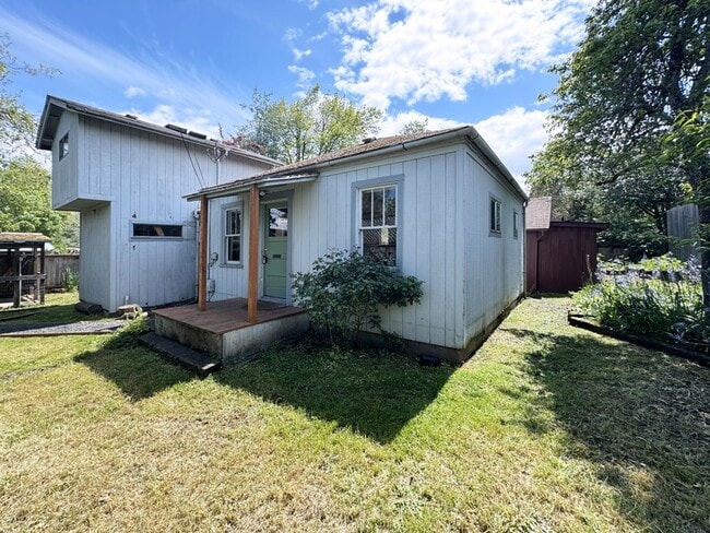 310 1/2 East 31st Avenue - 310 1/2 East 31st Avenue House