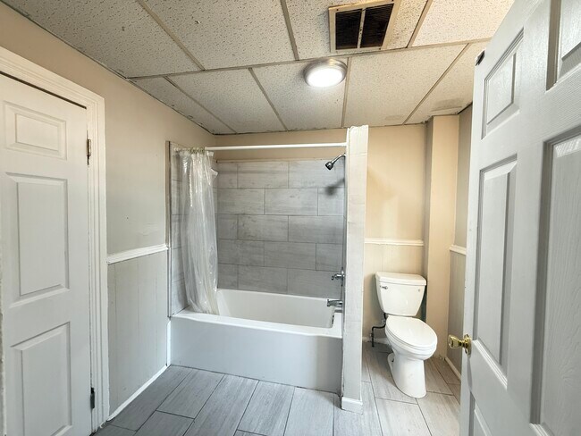 Photo - 128 N York St Unit 2nd Floor Rear