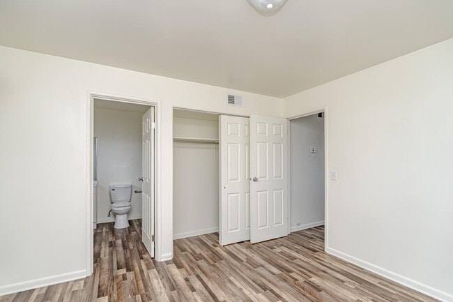 Photo - 209 N Woodland Dr