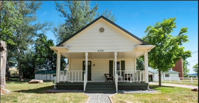 Front door and deck - 4300 Nelson Rd Rental