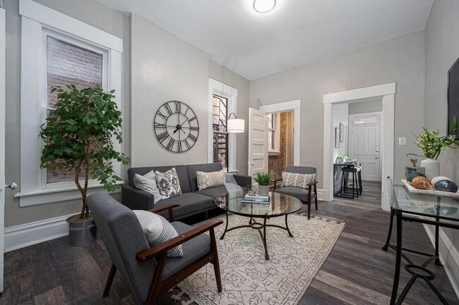 Building Photo - 1256 Neil Ave Unit 1256