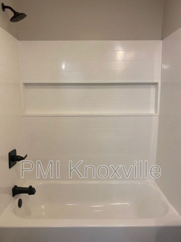 Photo - 123 Ingersoll Ave Unit Apt 2