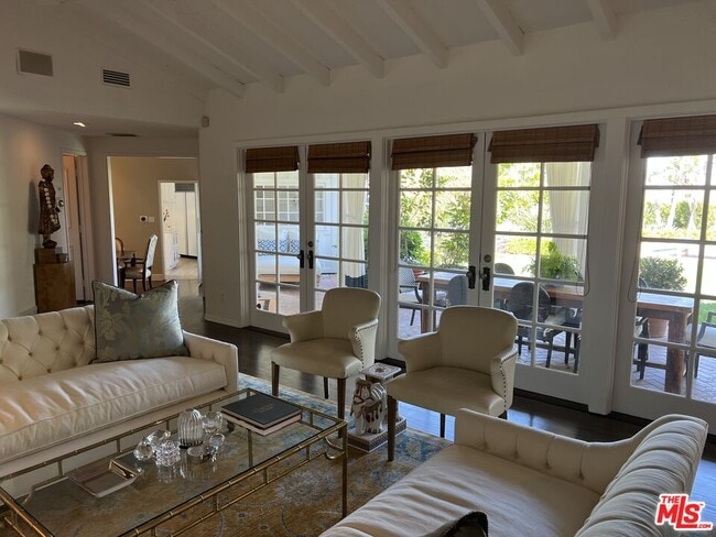 Photo - 8050 Mulholland Dr