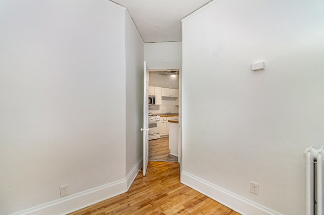 Photo - 822 W 35th St Unit 1