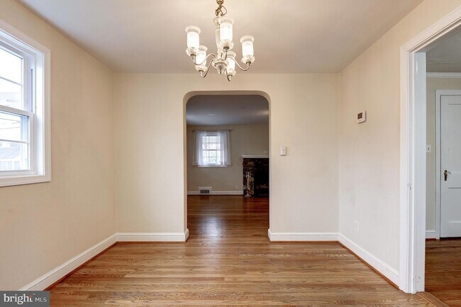 Photo - 1300 N Taylor St