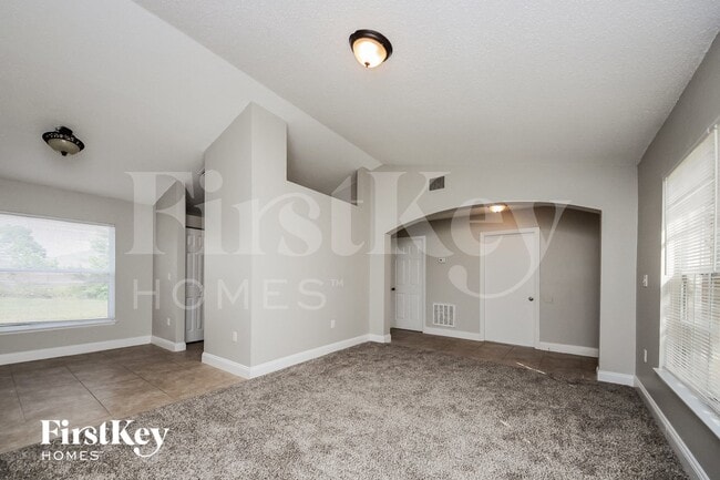 256 Canterbury Ct
