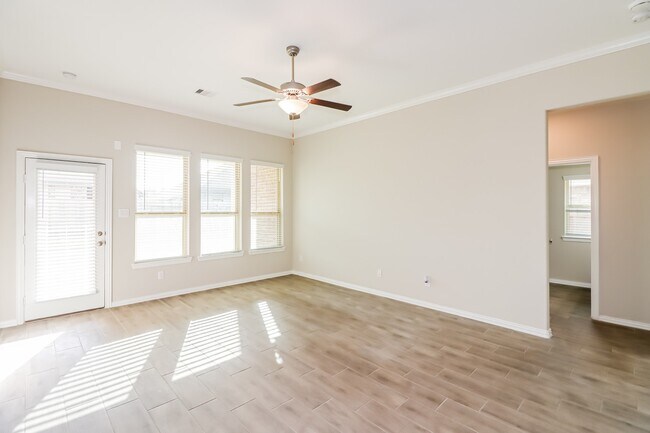 Photo - 1648 Breezewood Dr