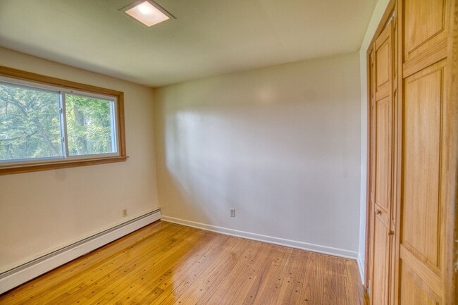 Photo - 204 Jerome St