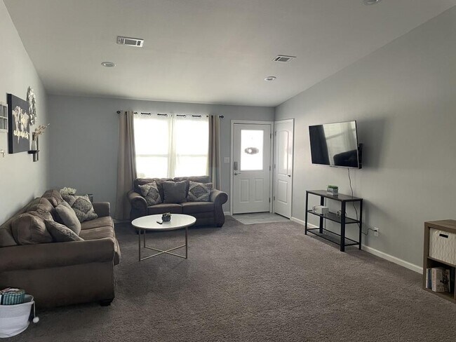 Photo - 180 Lakeland Dr