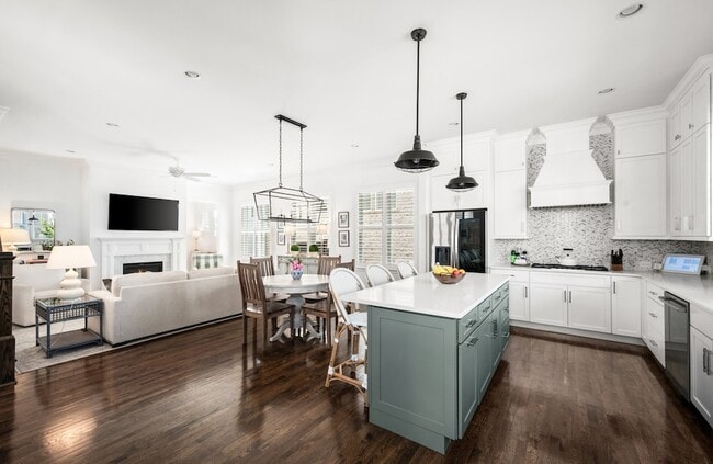 Photo - 1043 Calico St