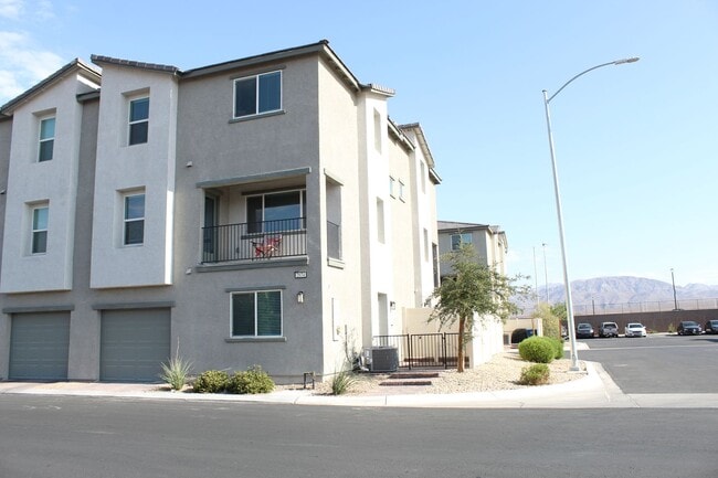 Photo - THREE BEDROOMS ALL WITH PRIVATE BATHROOMS