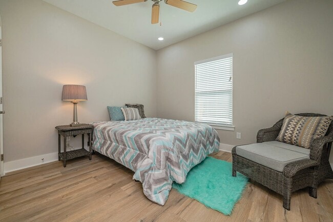 109 Mirage Ln
