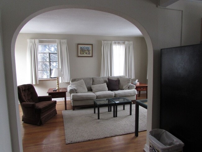 Photo - Mid Century Modern 1 bed Condo Unidad 8