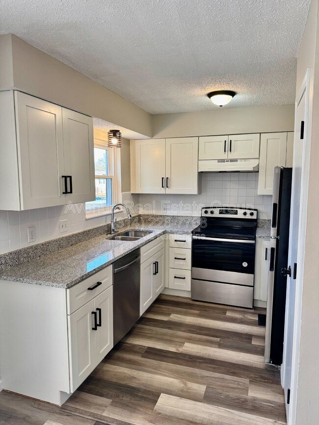 Photo - 879 Delray Dr