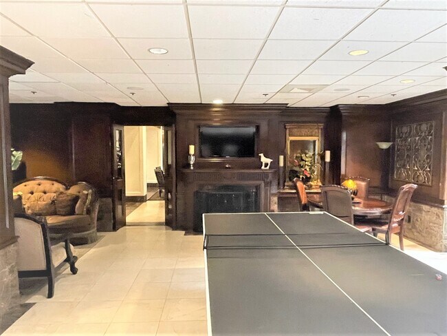 3525 Sage Rd Unit 404
