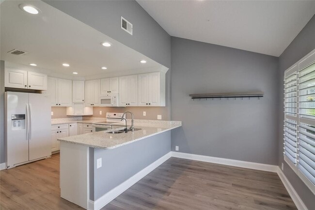 Photo - Beautiful 3 Bedroom 2 Bath House For Rent