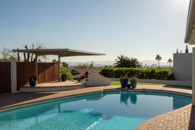 Photo - 2439 E Lincoln Cir