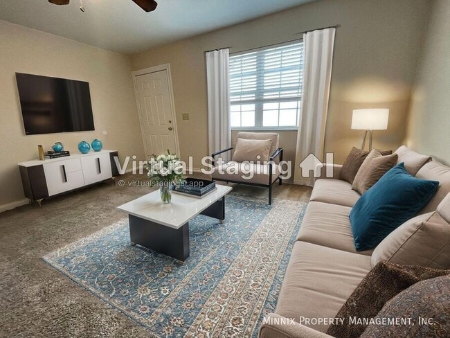 Building Photo - 1400 5th Ave