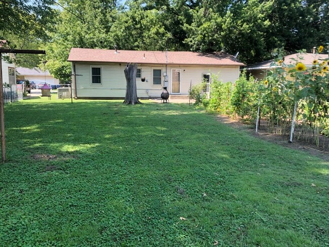 Parte trasera de la casa - 414 N Adair St