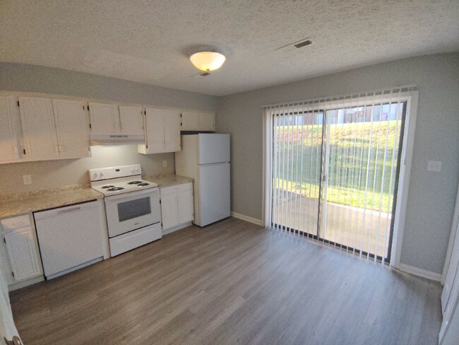 Building Photo - 33 Fonda Dr