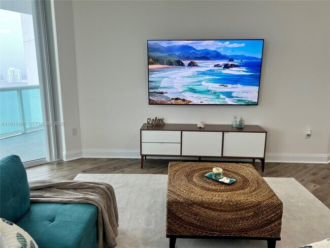 231 Riverside Dr Unit 1210