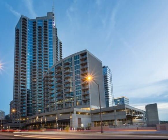 Photo - 400 W Peachtree St NW Unidad 3908