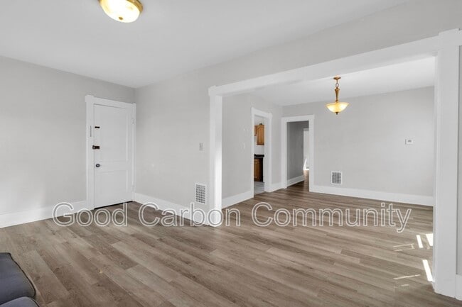 Photo - 2273 Delaware Ave Unit Upper