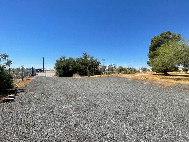 Photo - 601 California City Blvd