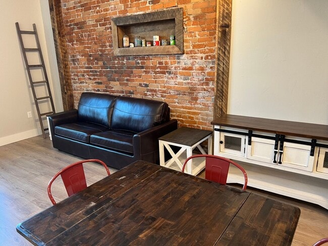 Photo - Country Financial Insurance Apartments Unit 1212 Adams Apt B