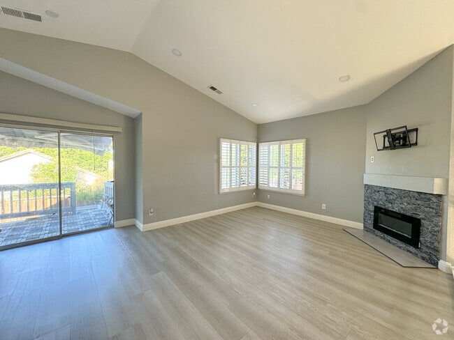 Building Photo - 880 Arches Ct Rental