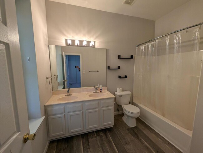 Photo - Sunshine on Shaw! Unidad B