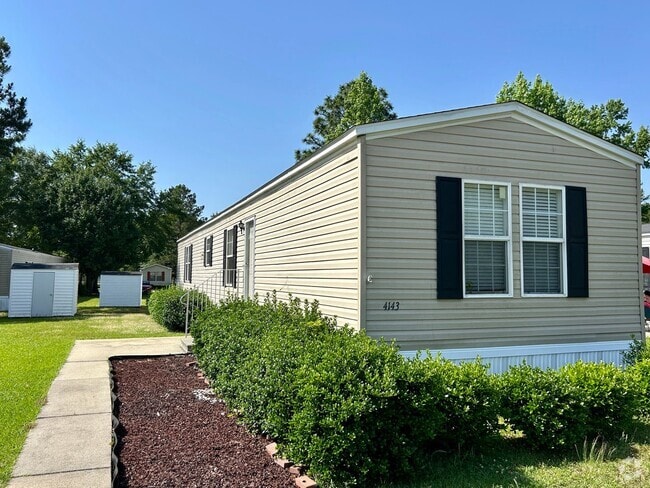 Building Photo - 2 Bedroom 2 bathroom Mobile Home