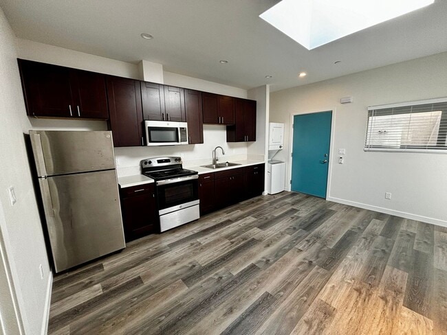 Photo - 1 bed 1 bath Unit 4