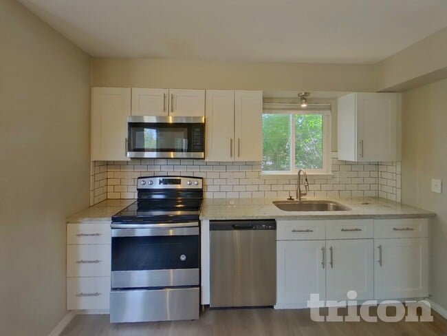 Photo - 6455 Montarbor Dr