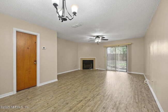 Photo - 85 Debarry Ave Unit 1023