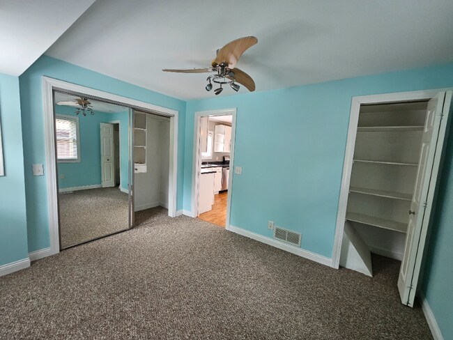 Photo - 10701 Portage Rd