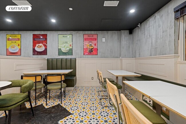 Photo - 36-36 Prince St