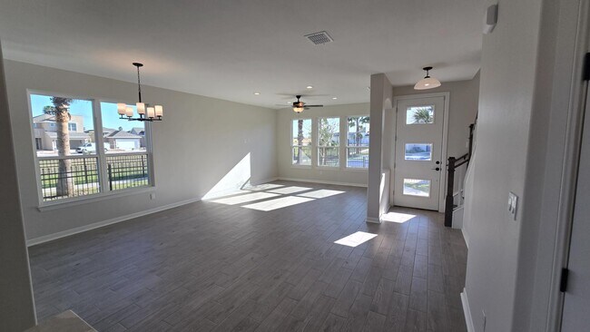 Photo - 10320 N 15th St