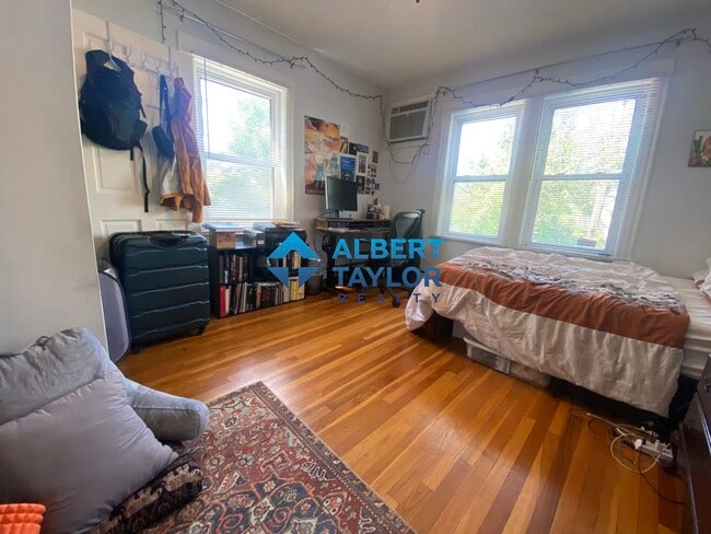 Building Photo - 94 Heath St Unit 1