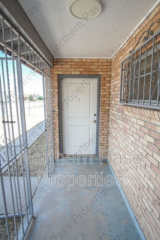 Photo - 3530 Hamilton Ave