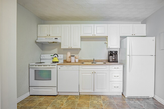 Building Photo - 580 High Street