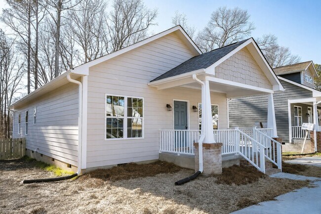 Photo - 2612 Holloway St