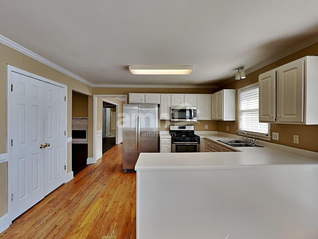 Photo - 20 Legend Creek Ct