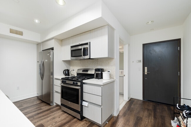 4BD, 3BA - 1,309SF - Kitchen