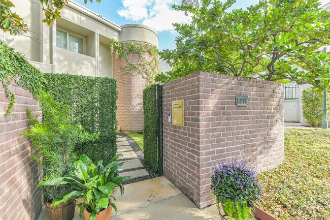 Photo - 2310 Steel St Unit 13