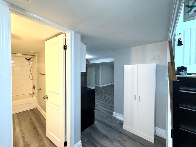 Photo - 282 E 33rd St