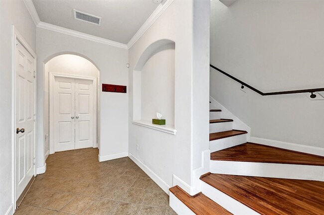 Photo - 503 Roy St