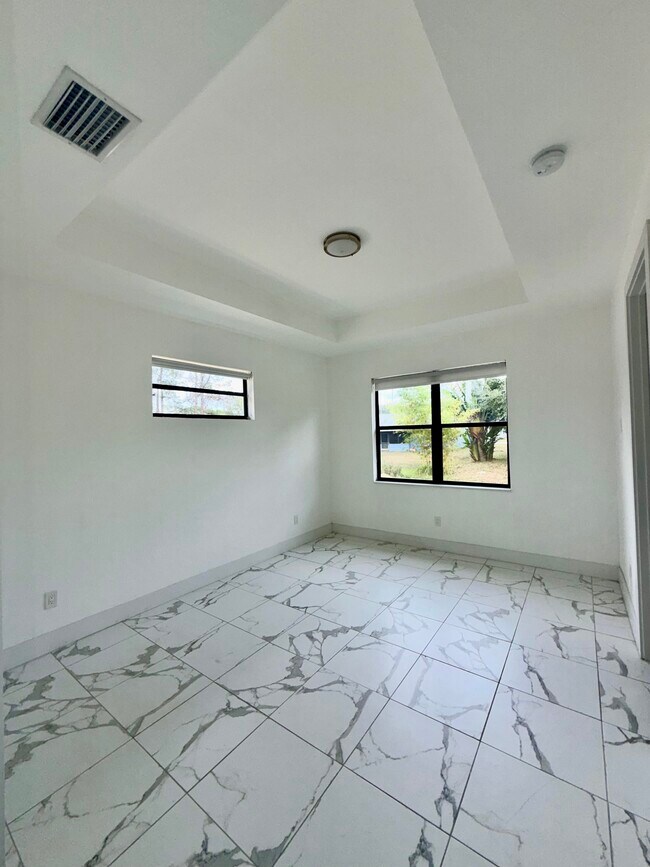 Photo - 4128 Barbarossa Ave