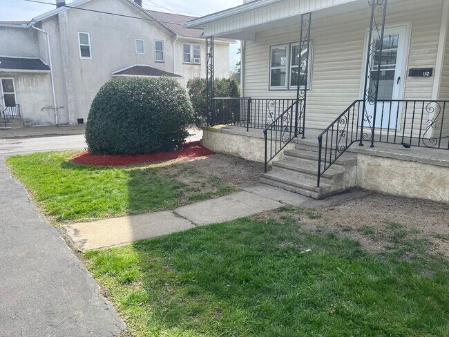 Photo - 130 S Apple St