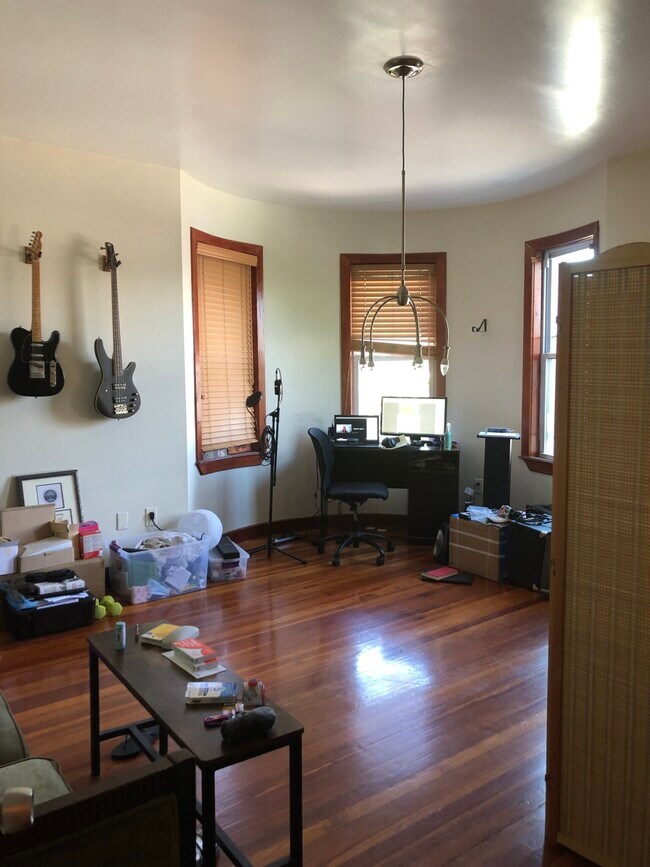 314 Centre St Unit 2